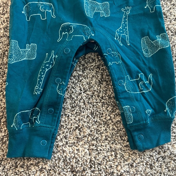 EUC Carter's Baby Boys' Safari Long Sleeve Jumpsuit - Picture 4 of 6